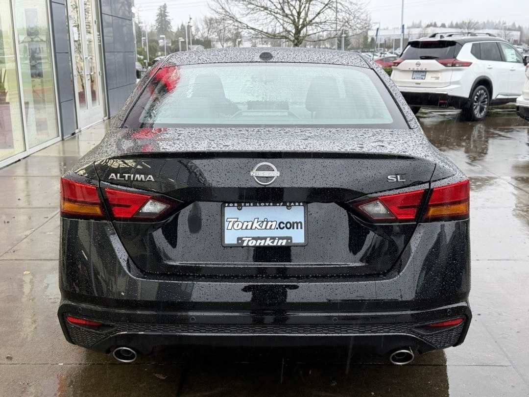 2025 Nissan Altima 2.5 SL - Image 6