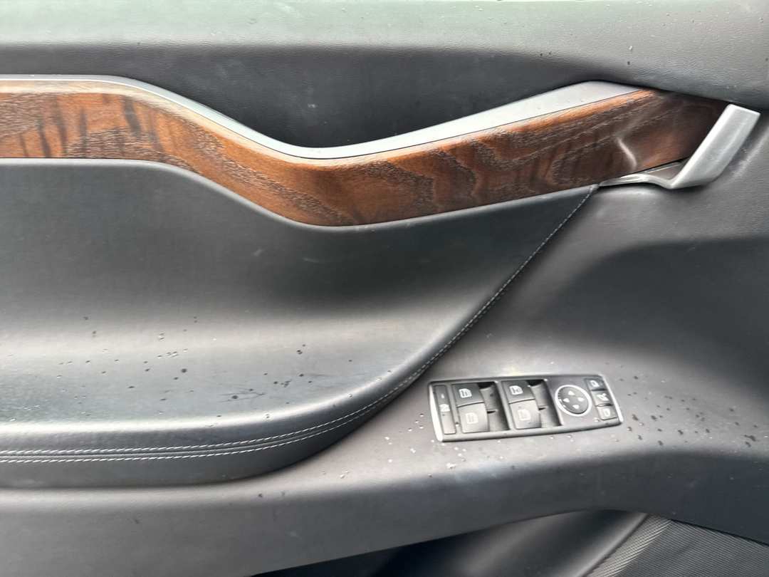 2020 Tesla Model X Long Range - Image 10