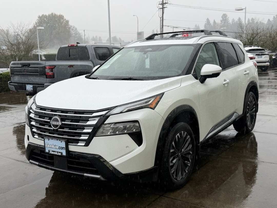 2026 Nissan Rogue Platinum - Image 4