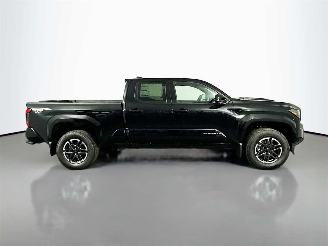 2025 Toyota Tacoma TRD Sport - Image 8