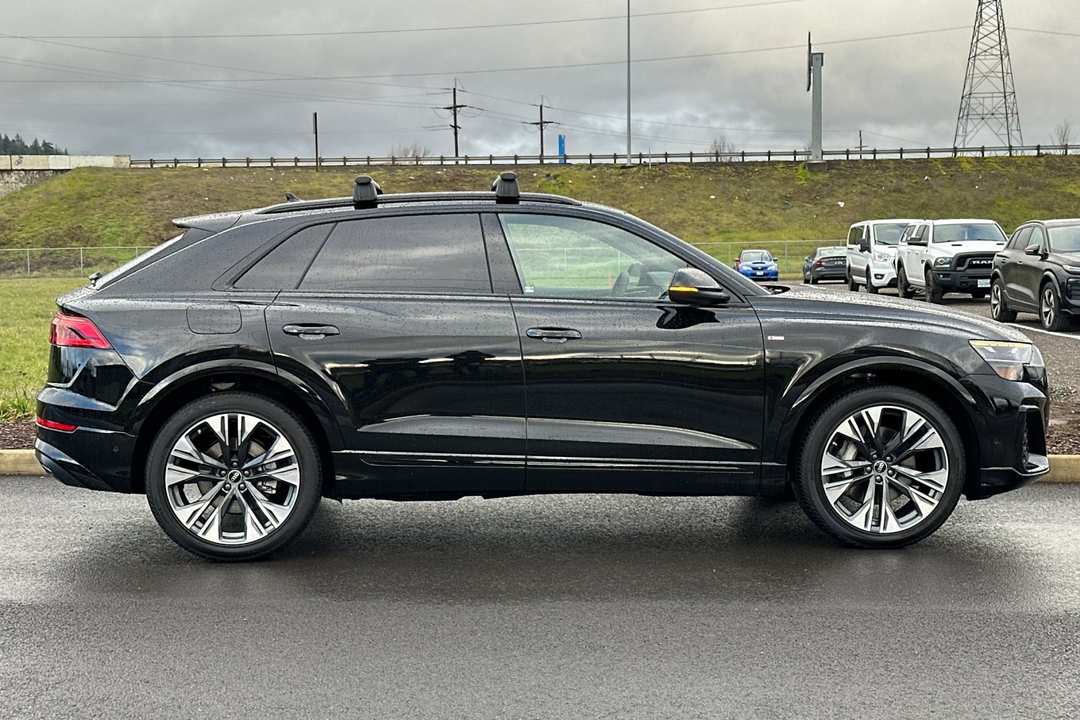 2026 Audi Q8 - Image 2