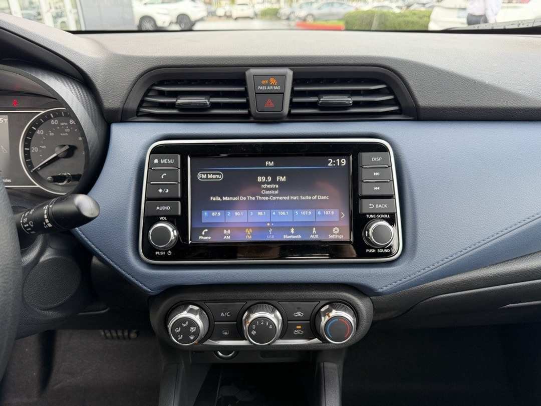 2025 Nissan Versa 1.6 SV - Image 21