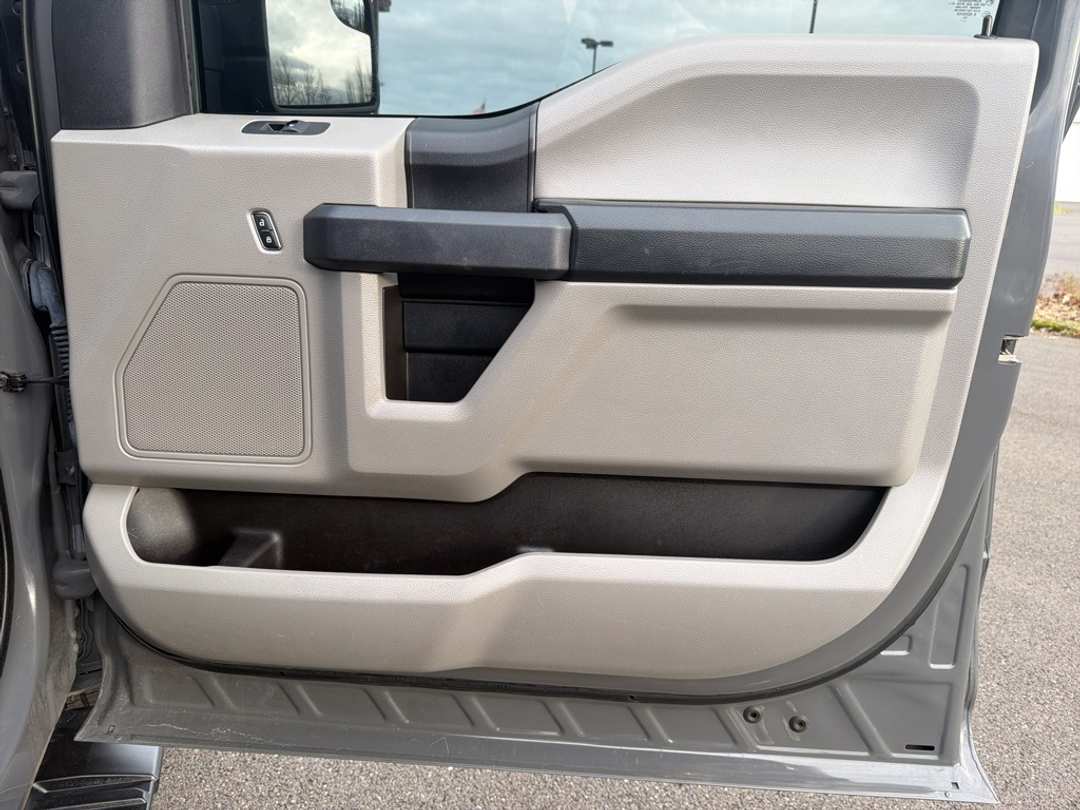 2020 Ford F-150 XL - Image 25