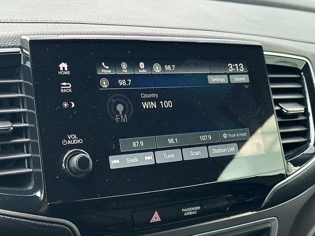 2023 Honda Passport EXL - Image 17