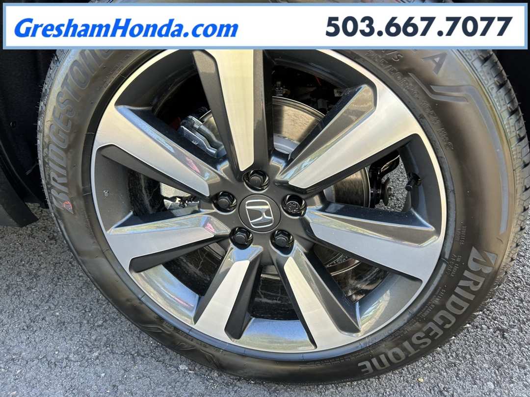 2025 Honda Pilot Touring - Image 9