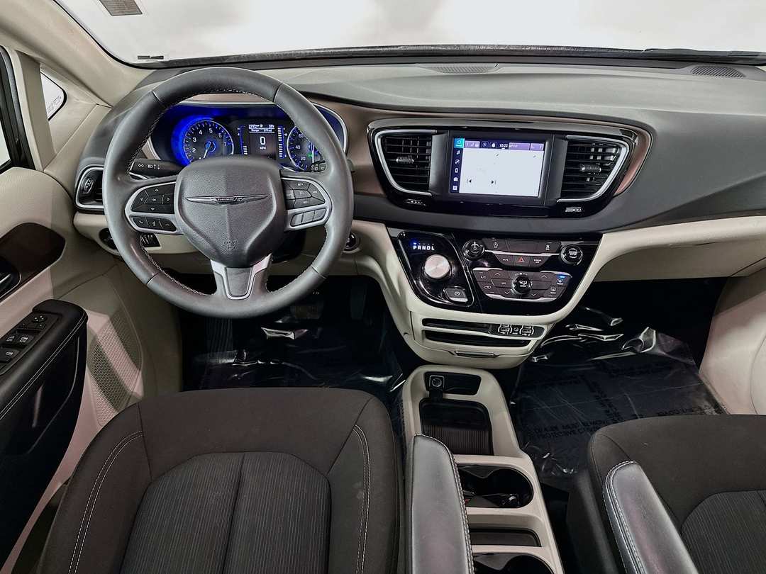 2023 Chrysler Voyager LX - Image 21