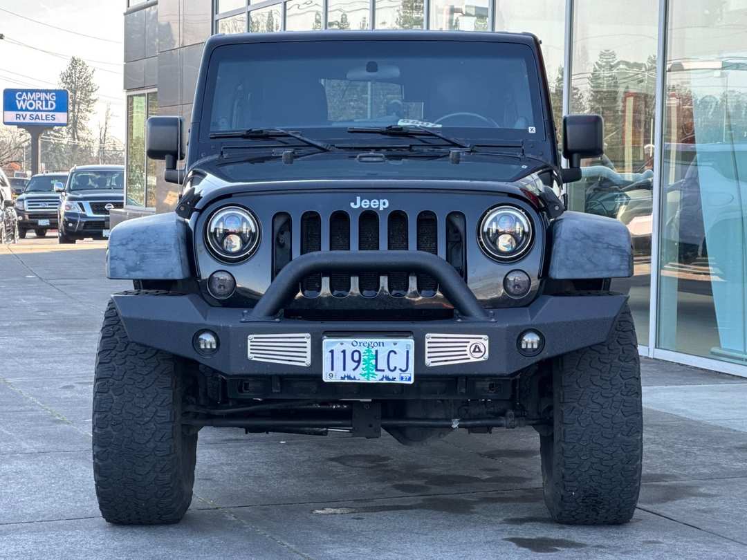 2012 Jeep Wrangler Unlimited Rubicon - Image 8