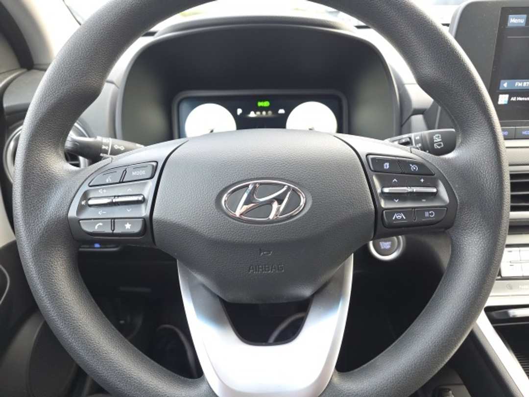 2023 Hyundai Kona SE - Image 11