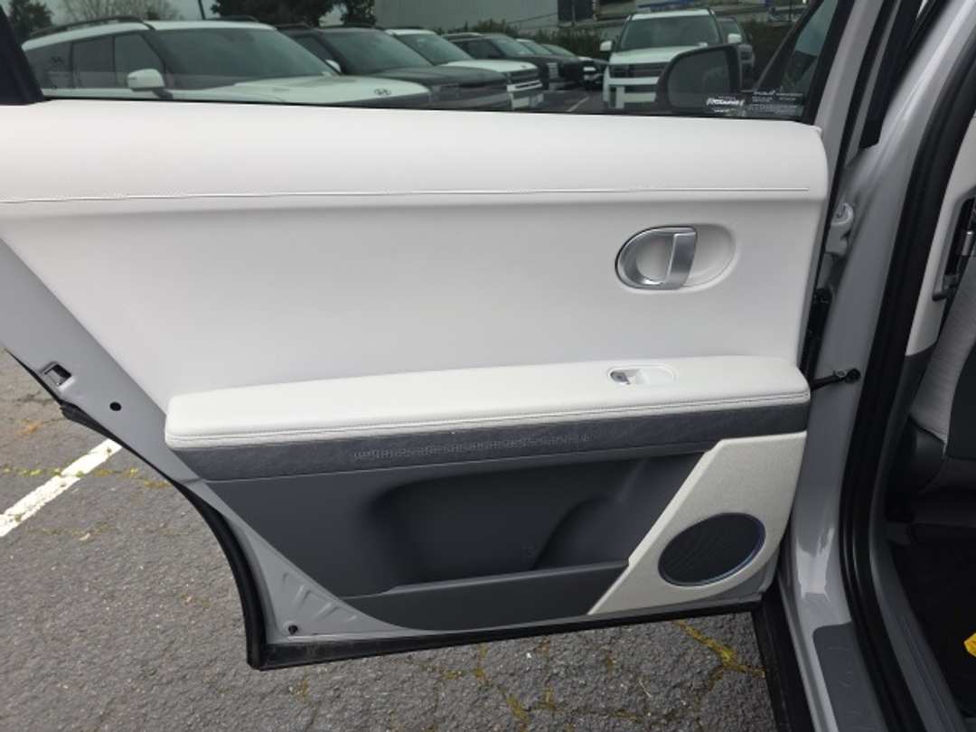 2022 Hyundai Ioniq 5 SEL - Image 25