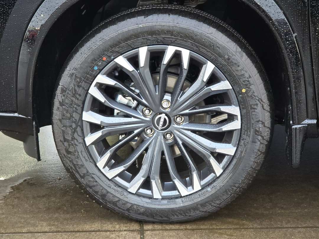 2026 Nissan Rogue Platinum - Image 25