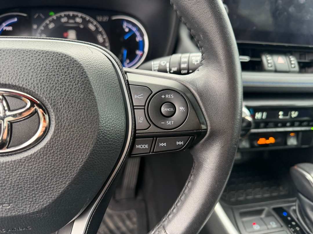 2023 Toyota Rav4 XSE - Image 18