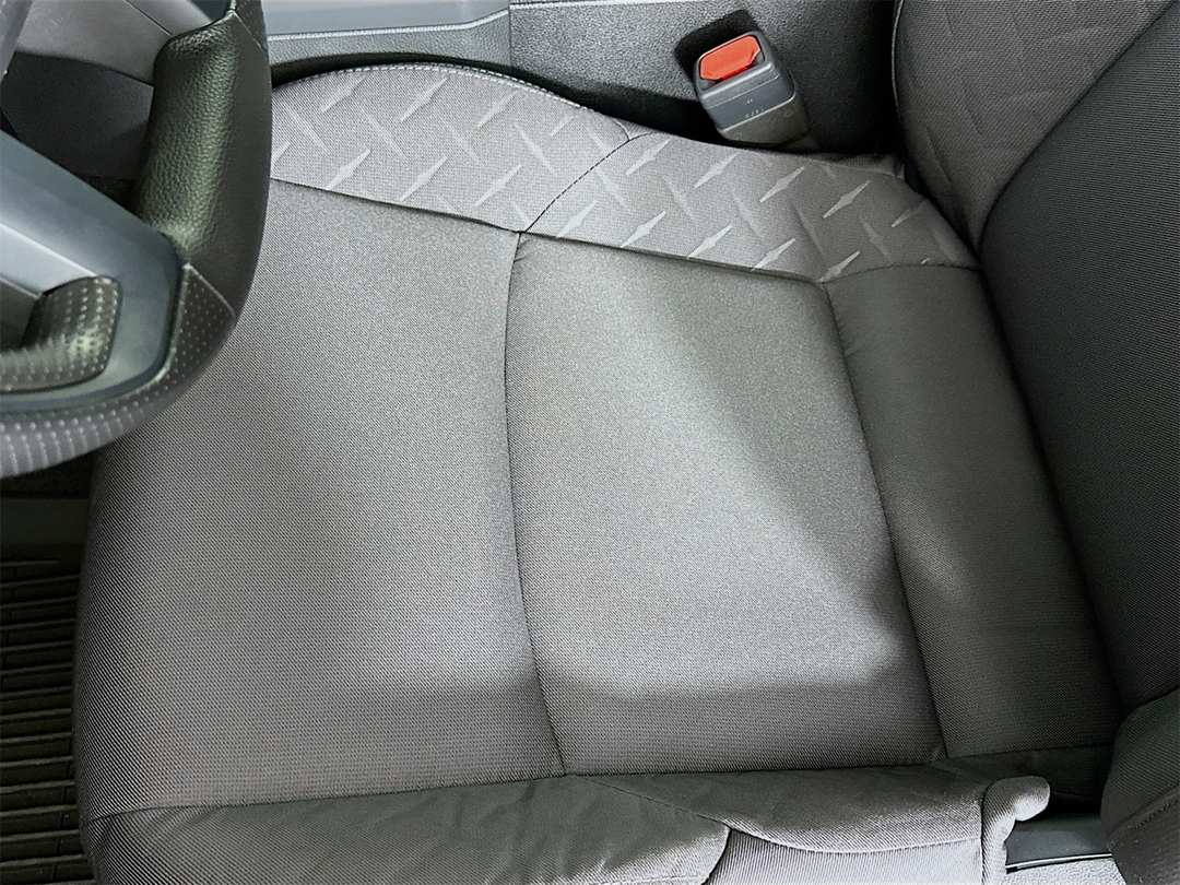 2025 Toyota Tacoma SR5 - Image 19