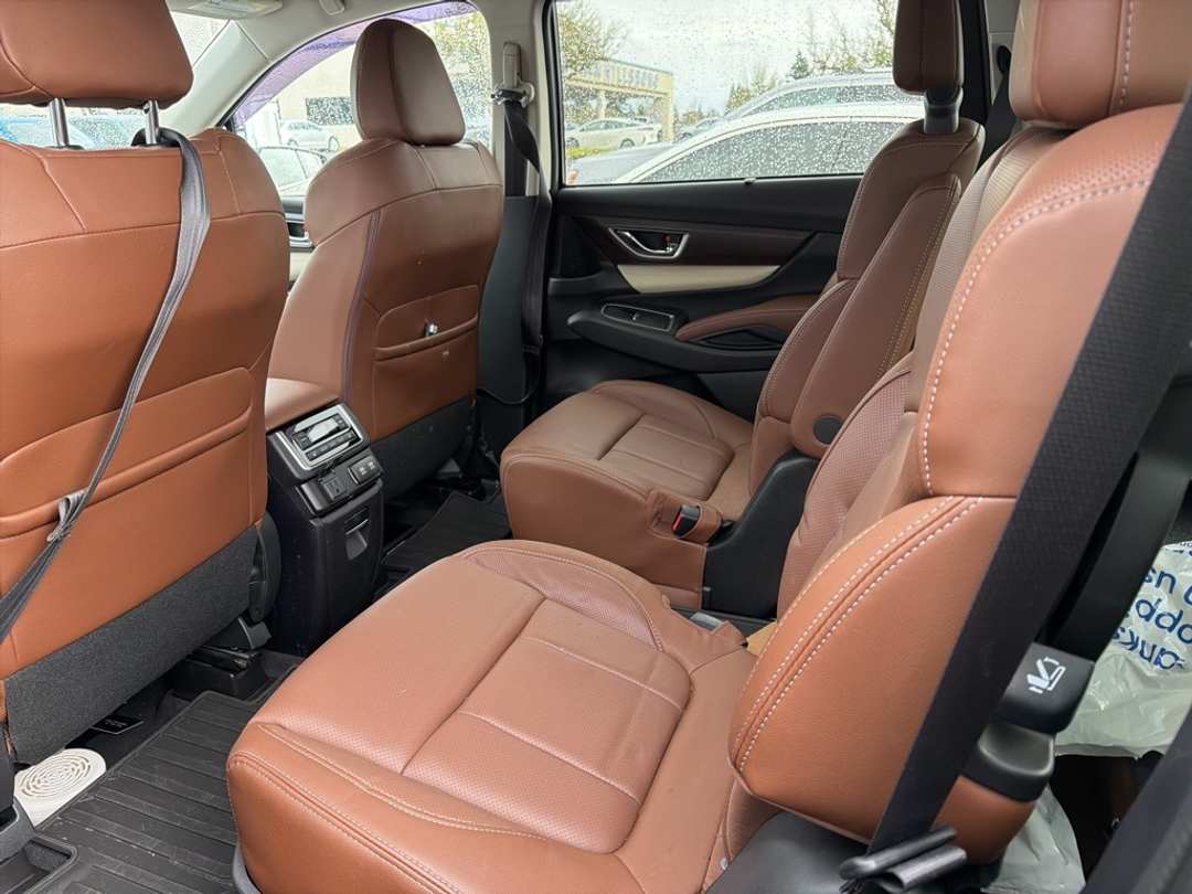 2022 Subaru Ascent Touring - Image 9