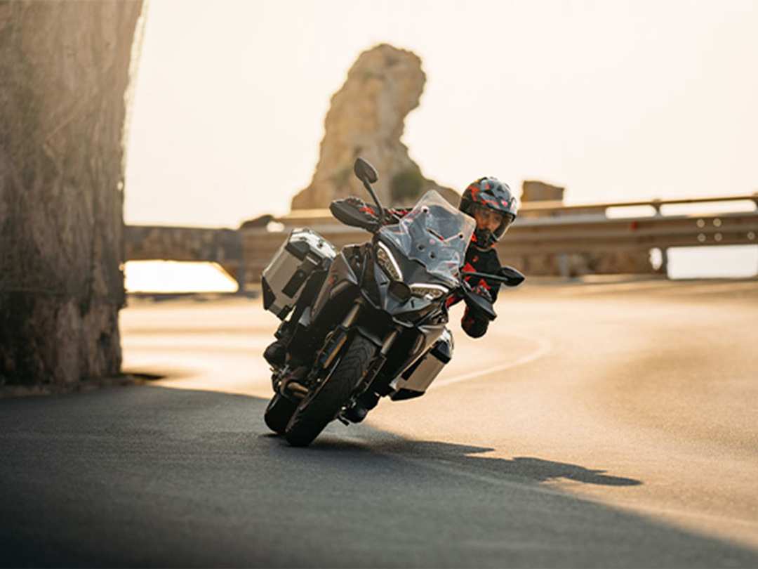 2025 Ducati Multistrada V4 S Travel & Radar - Image 27