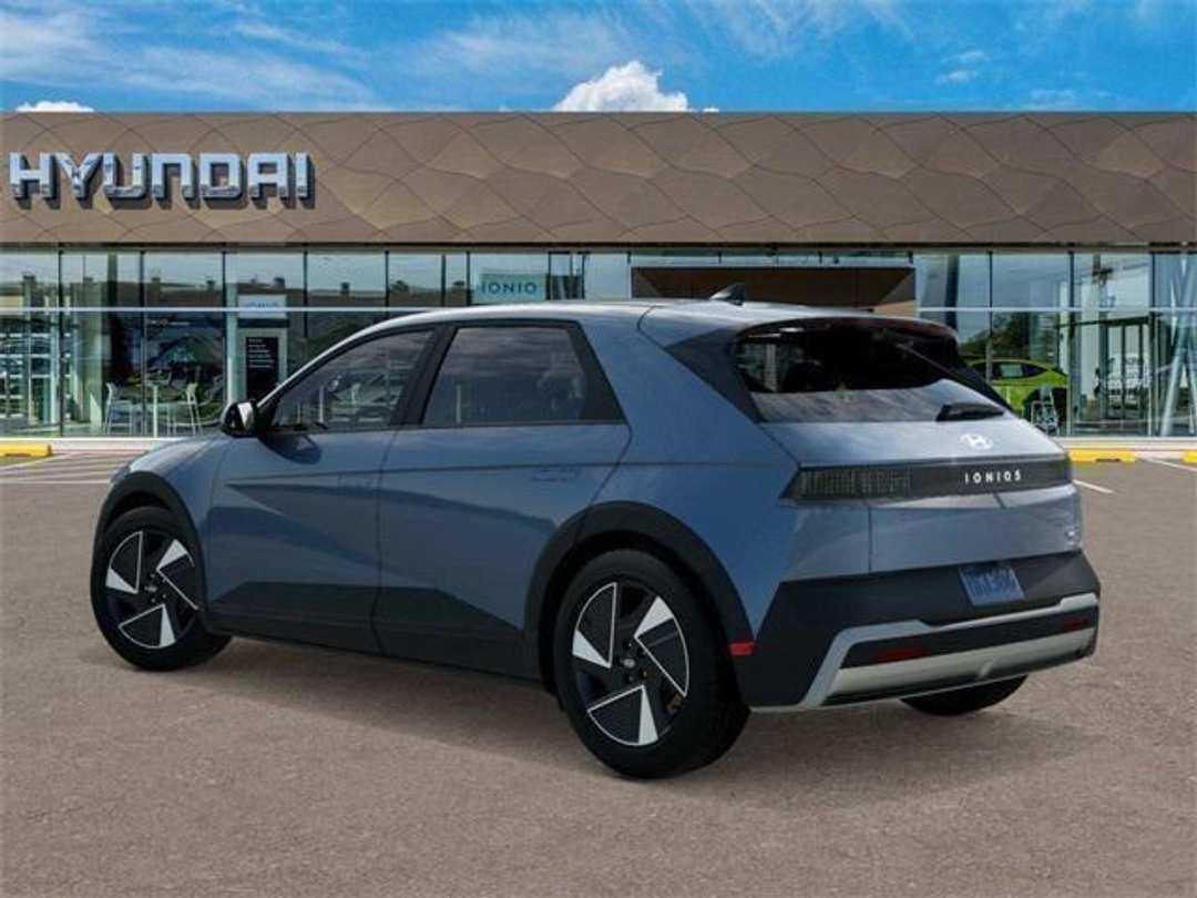 2026 Hyundai Ioniq 5 SEL - Image 5