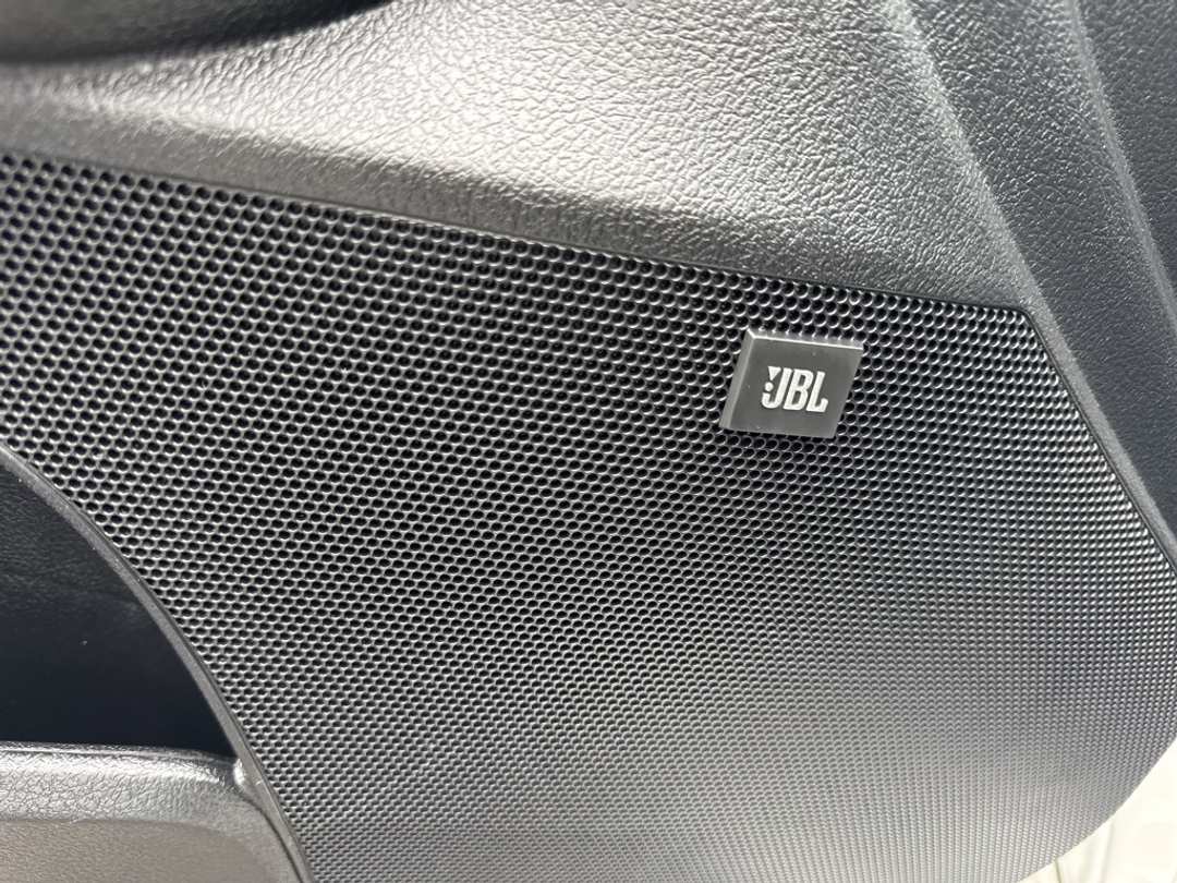 2016 Toyota Avalon - Image 16