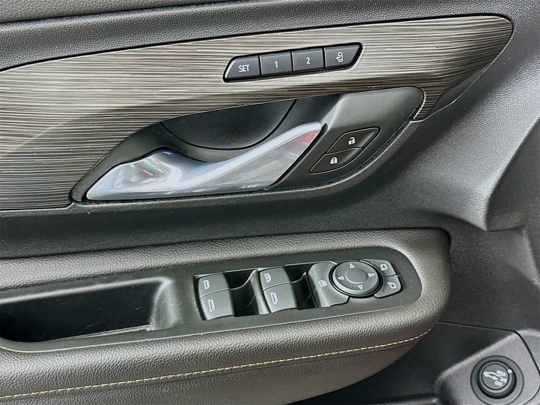 2019 GMC Terrain SLT - Image 18