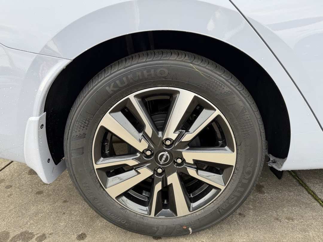 2025 Nissan Versa 1.6 SV - Image 16