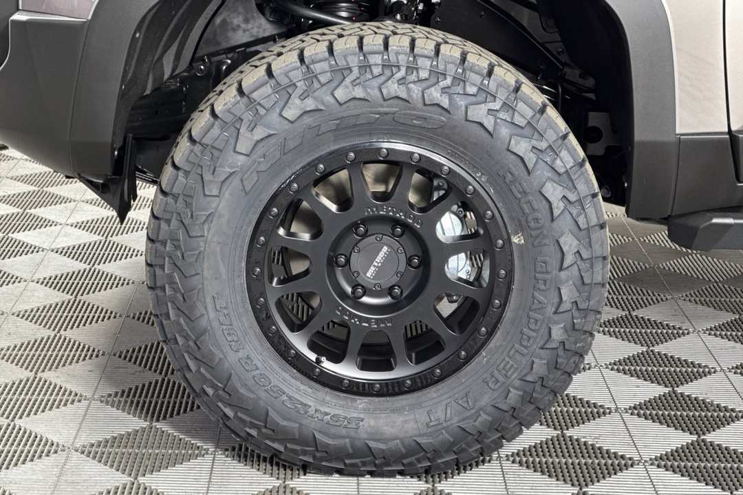 Toyota Land Cruiser - Image 3