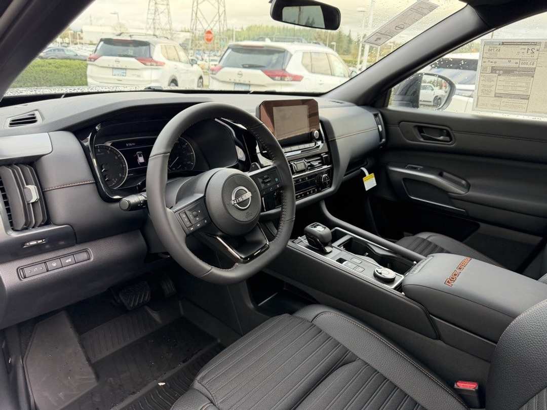2025 Nissan Pathfinder Rock Creek - Image 15