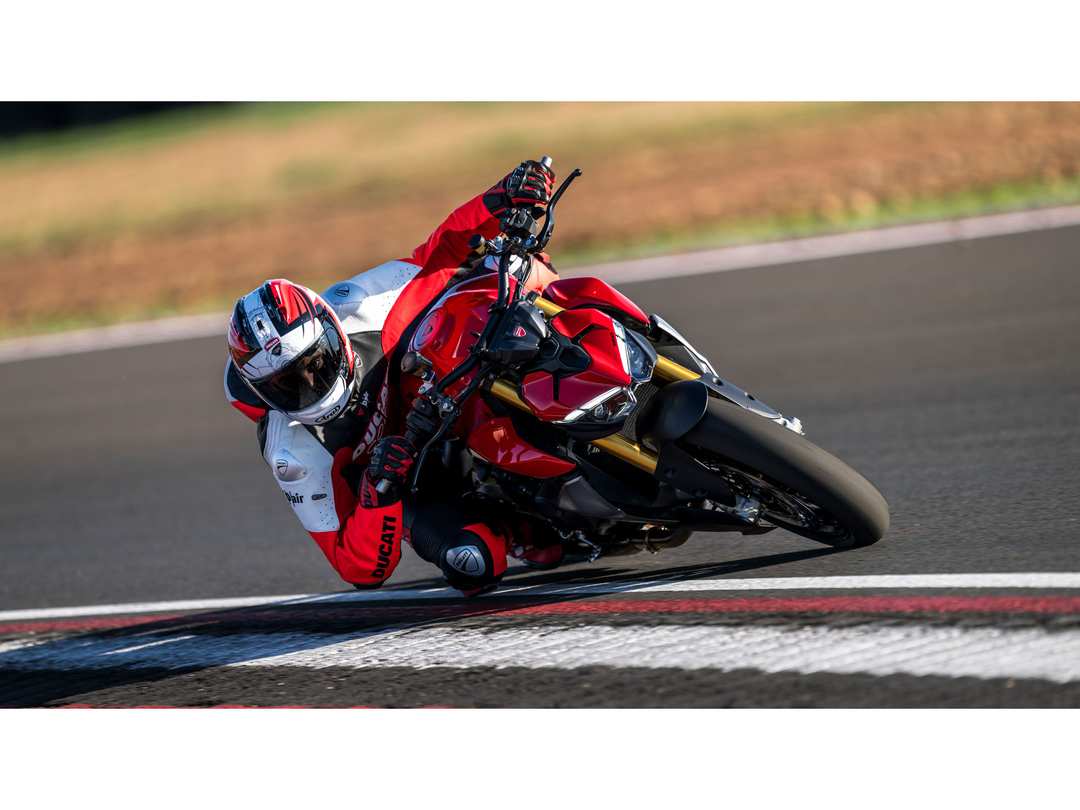 2026 Ducati Streetfighter V2 S - Image 20