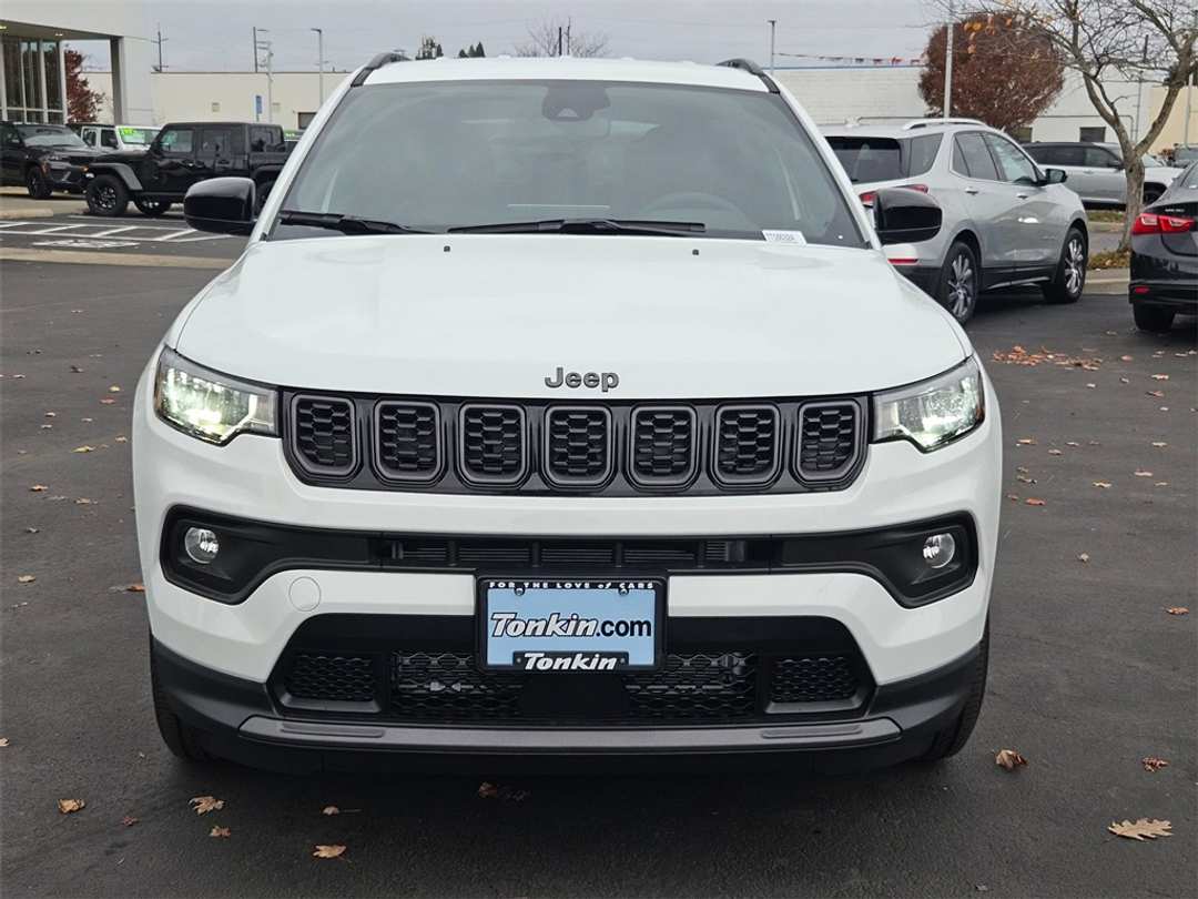 2026 Jeep Compass Latitude - Image 9