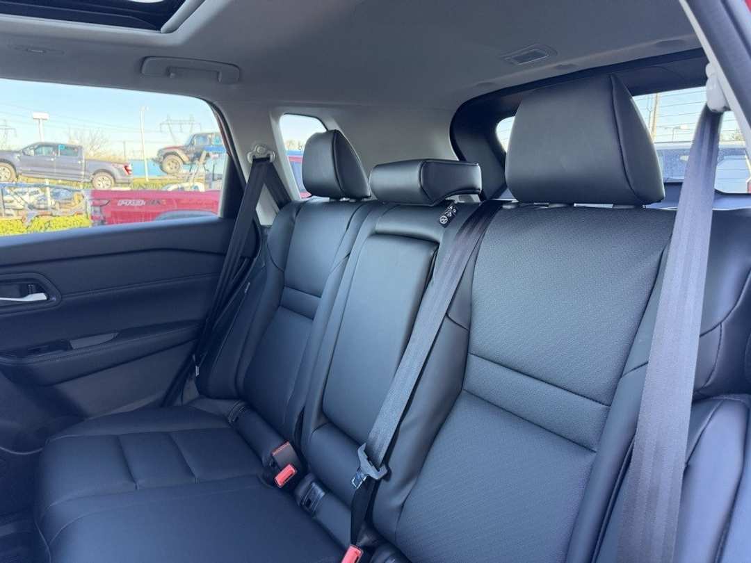 2026 Nissan Rogue Dark Armor - Image 29