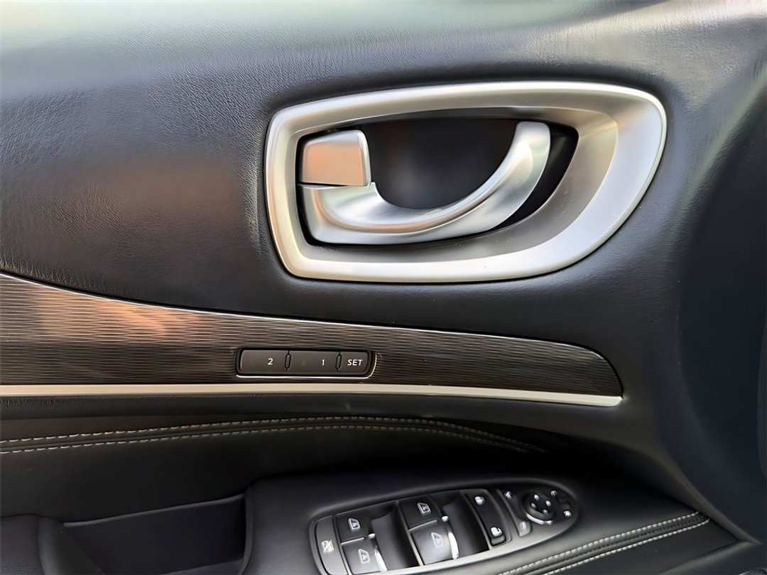 2019 INFINITI Qx60 LUXE - Image 12