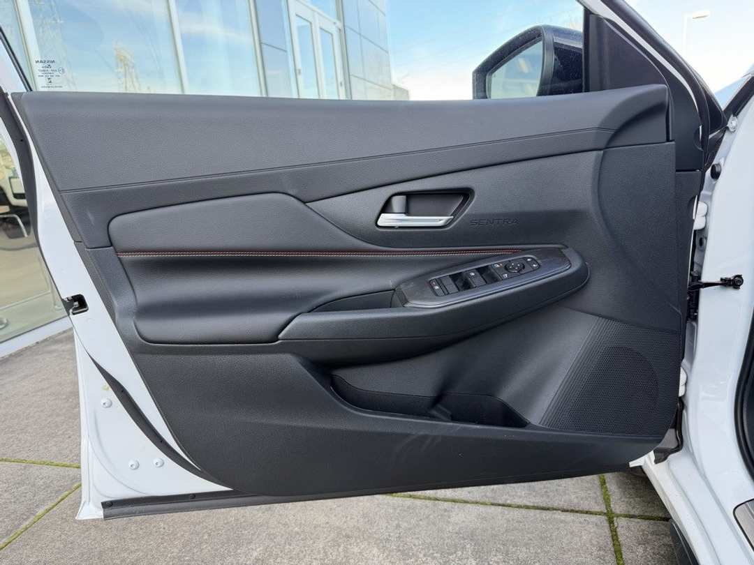 2026 Nissan Sentra SR - Image 11