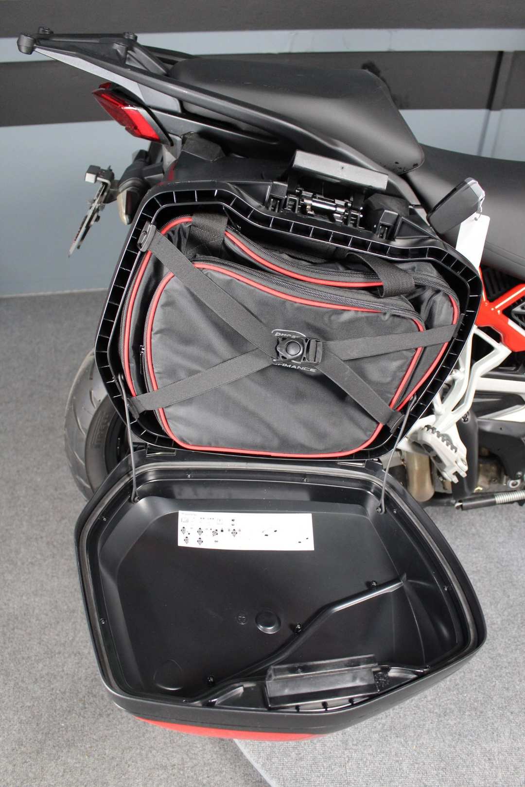 2022 Ducati Multistrada V4 S Travel & Radar - Image 19