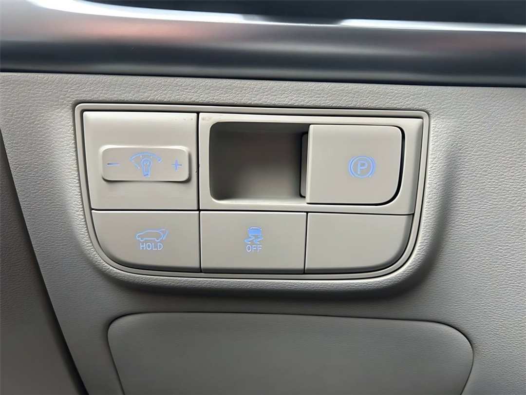 2026 Hyundai Tucson Limited - Image 17