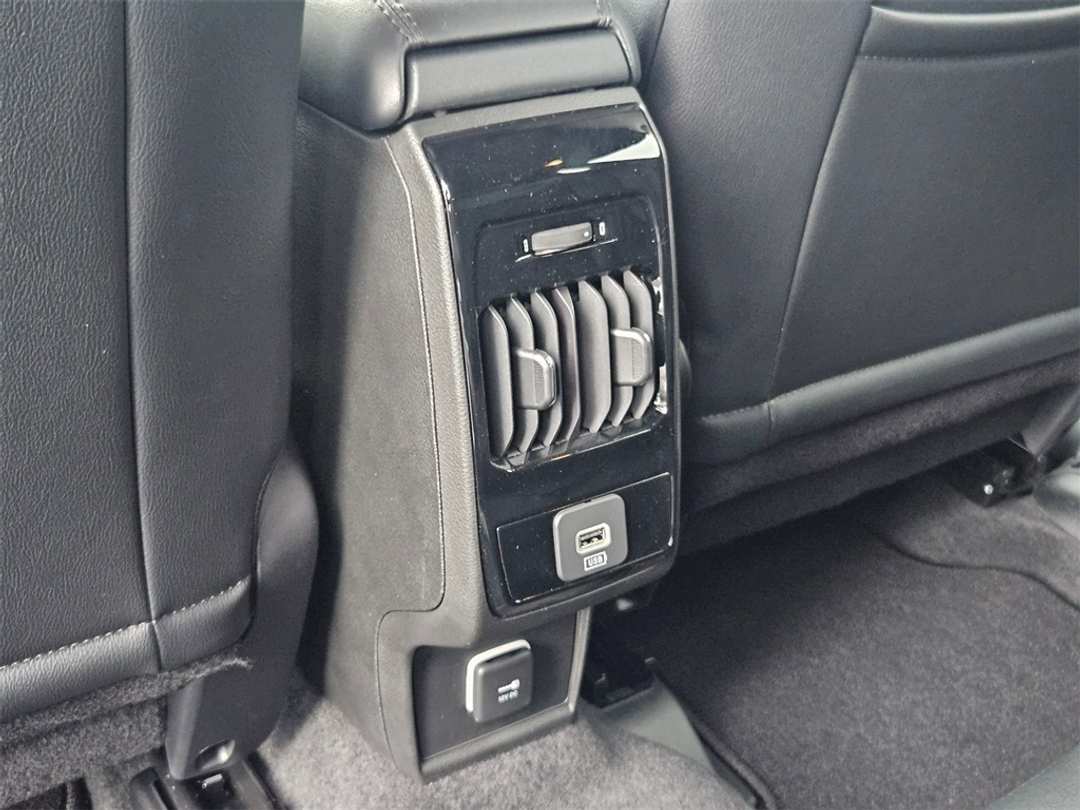 2026 Jeep Compass Latitude - Image 28