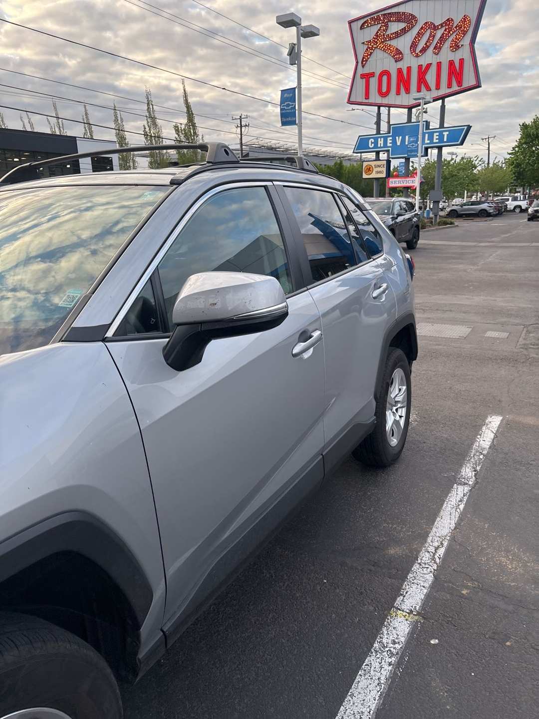 2021 Toyota Rav4 XLE - Image 3