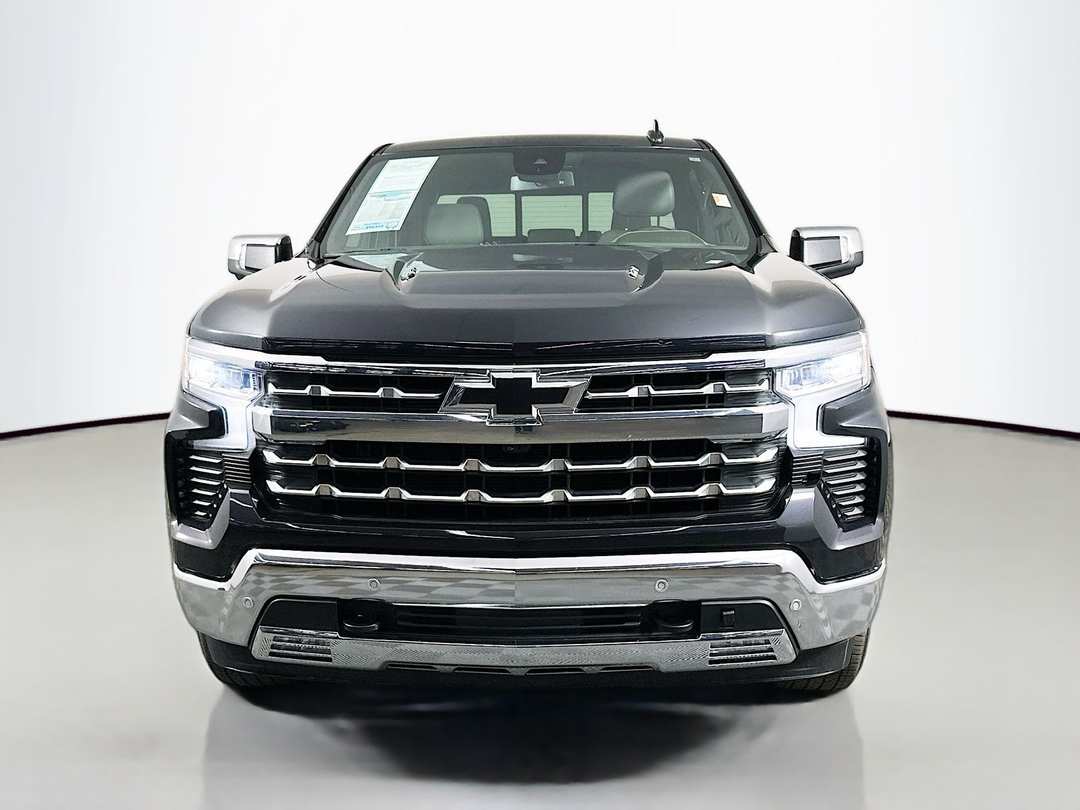2022 Chevrolet Silverado 1500 LTZ - Image 3