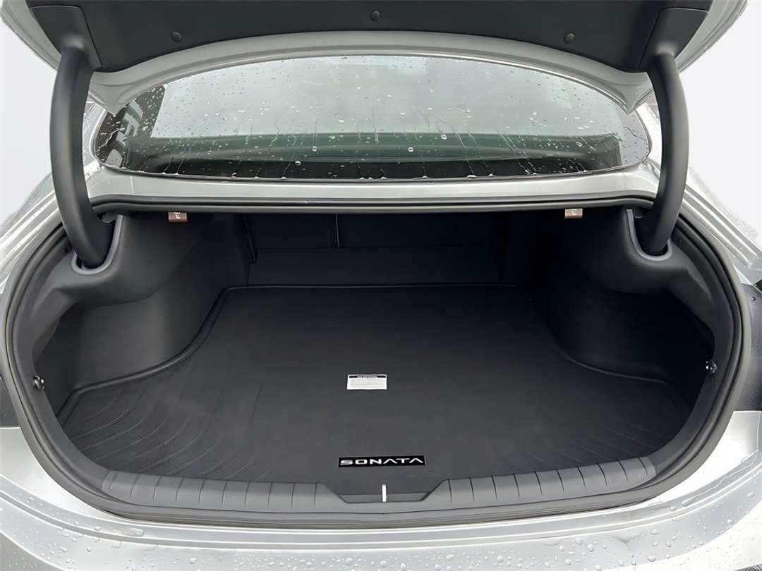 2025 Hyundai Sonata N Line - Image 9