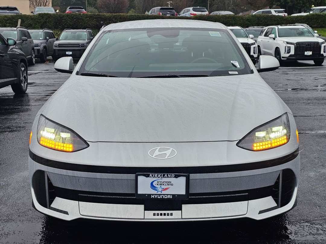 2025 Hyundai Ioniq 6 SEL - Image 2