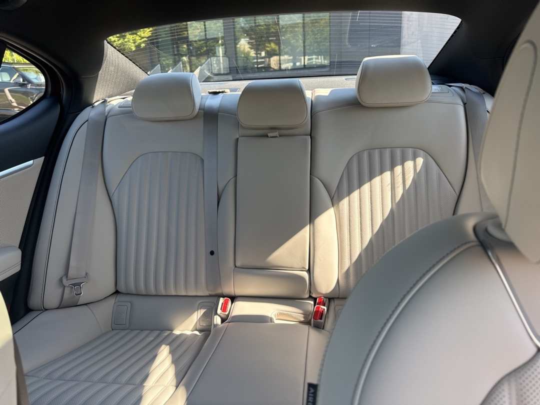 2026 Genesis G70 3.3T Sport Prestige - Image 31