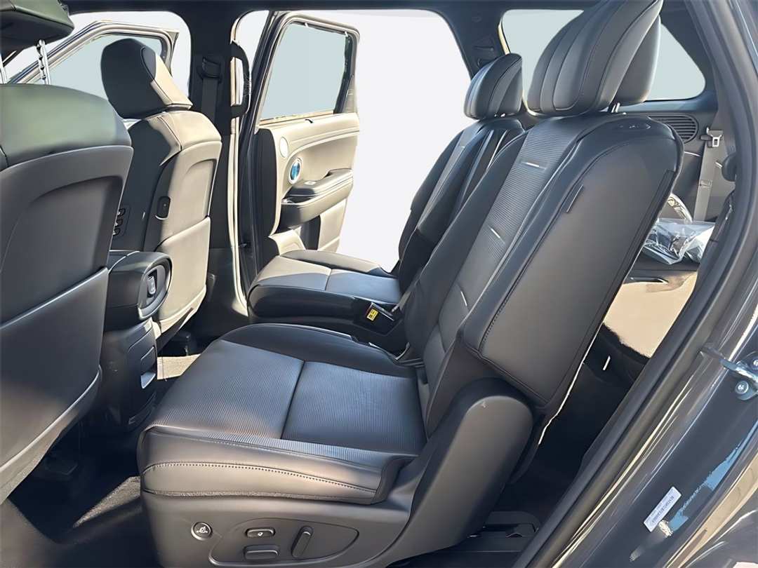 2026 Hyundai Palisade Calligraphy - Image 12