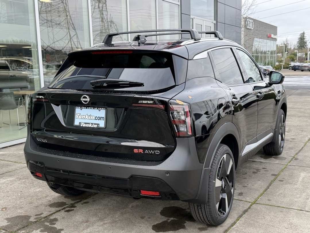 2026 Nissan Kicks SR - Image 11