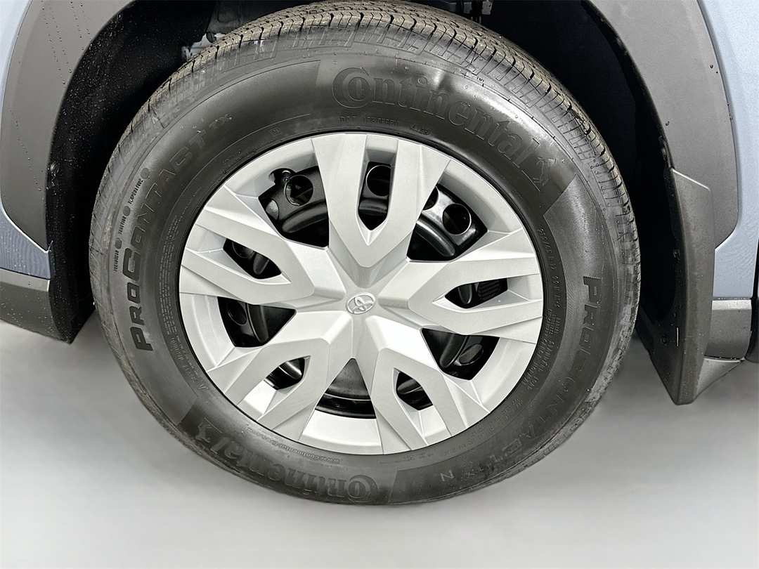 2026 Toyota Corolla Cross L - Image 30