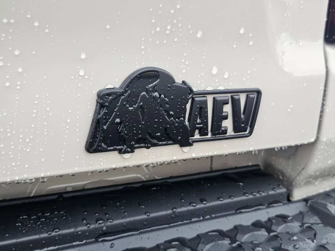 2026 Chevrolet Colorado ZR2 - Image 40