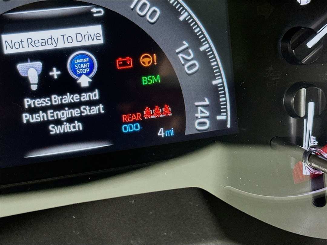 2025 Toyota Rav4 XLE Premium - Image 12