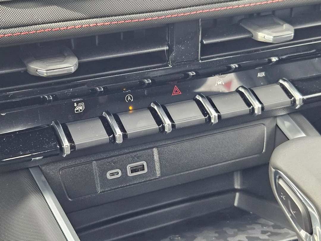 2026 Chevrolet Colorado Z71 - Image 25