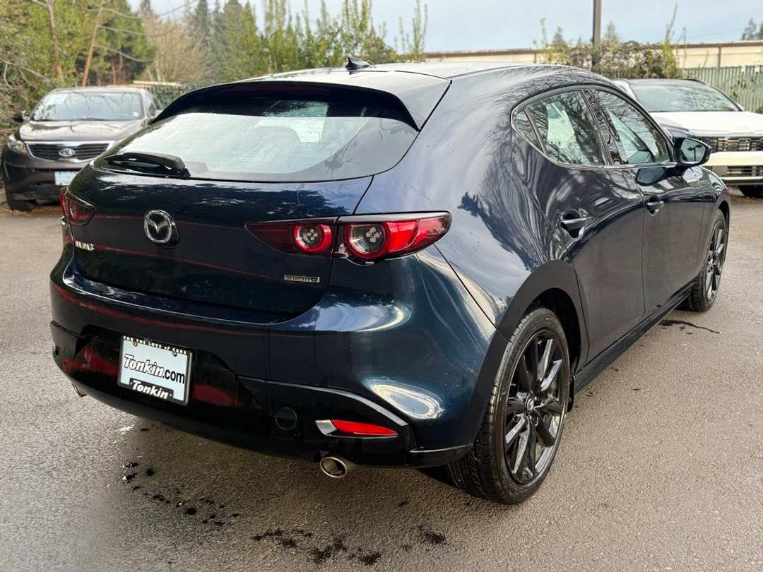 2020 MAZDA Mazda3 Premium - Image 11