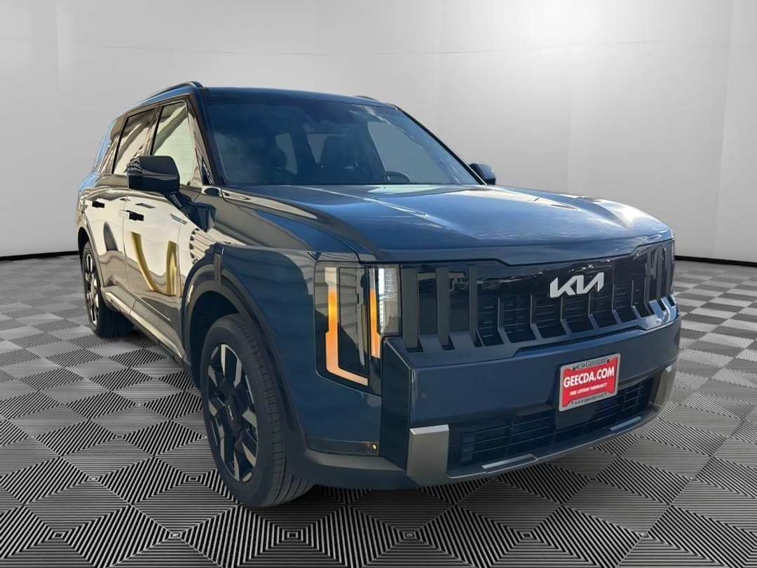 2027 Kia Telluride S - Image 3