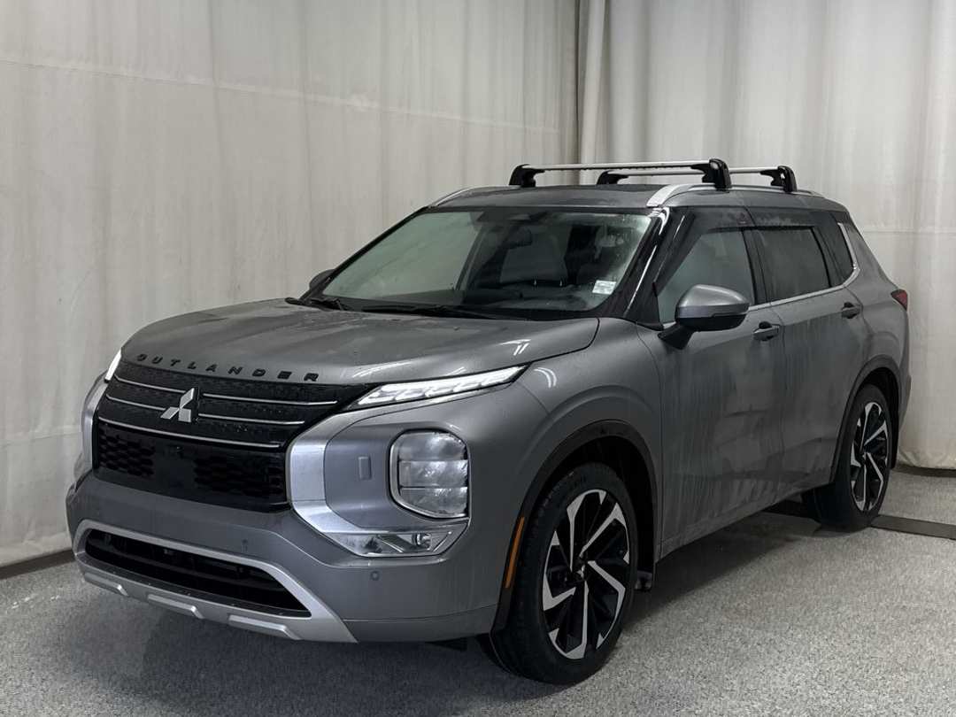 2022 Mitsubishi Outlander SEL - Image 2