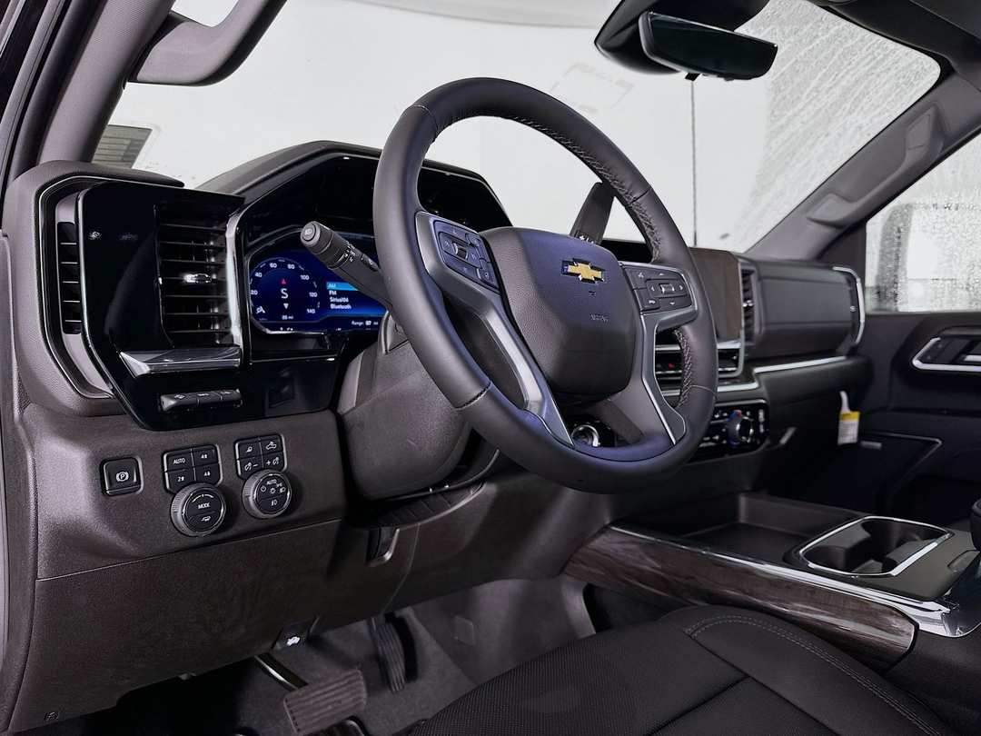 2025 Chevrolet Silverado 2500Hd LTZ - Image 10