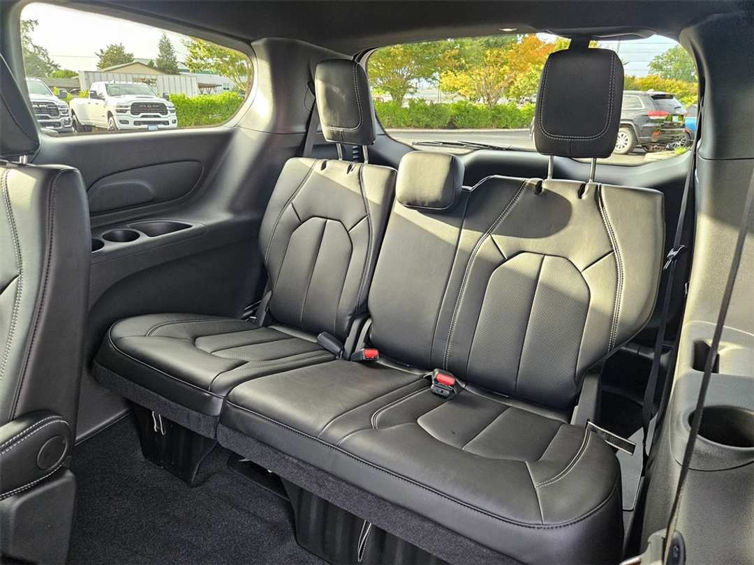 2026 Chrysler Voyager LX - Image 30