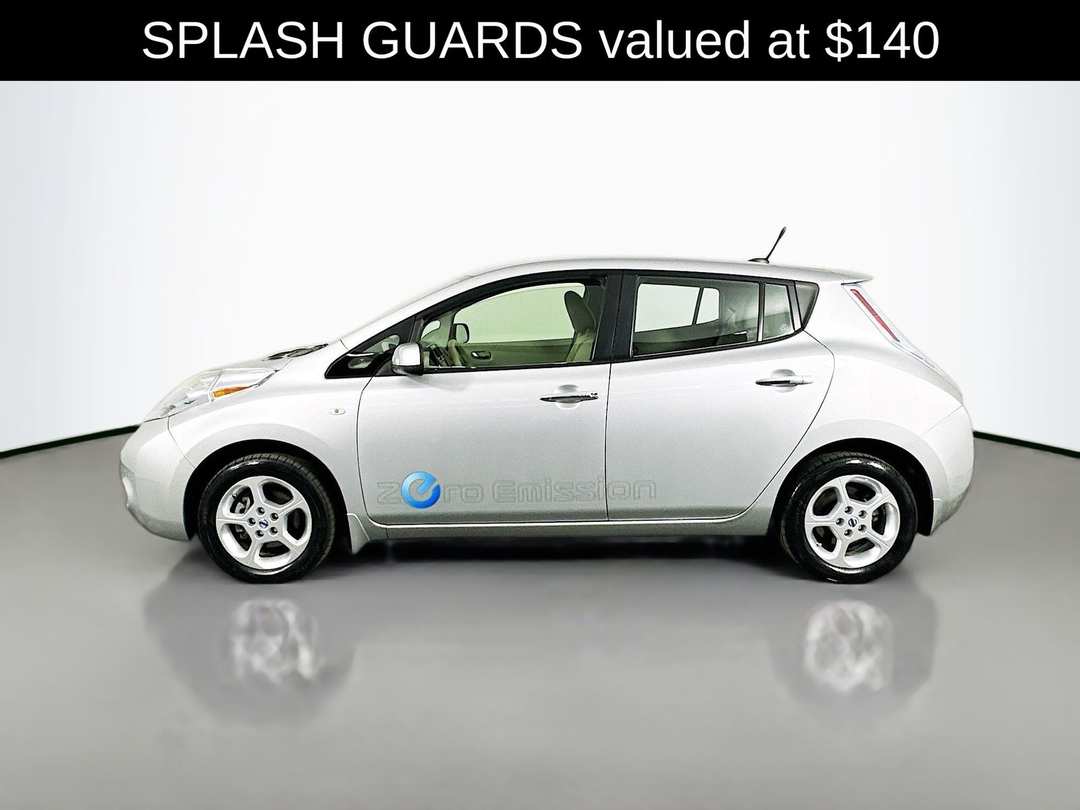 2011 Nissan LEAF SL - Image 5