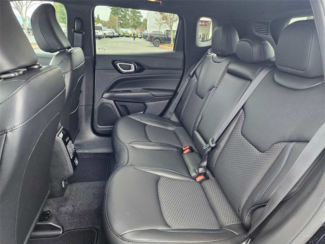 2026 Jeep Compass Latitude - Image 29